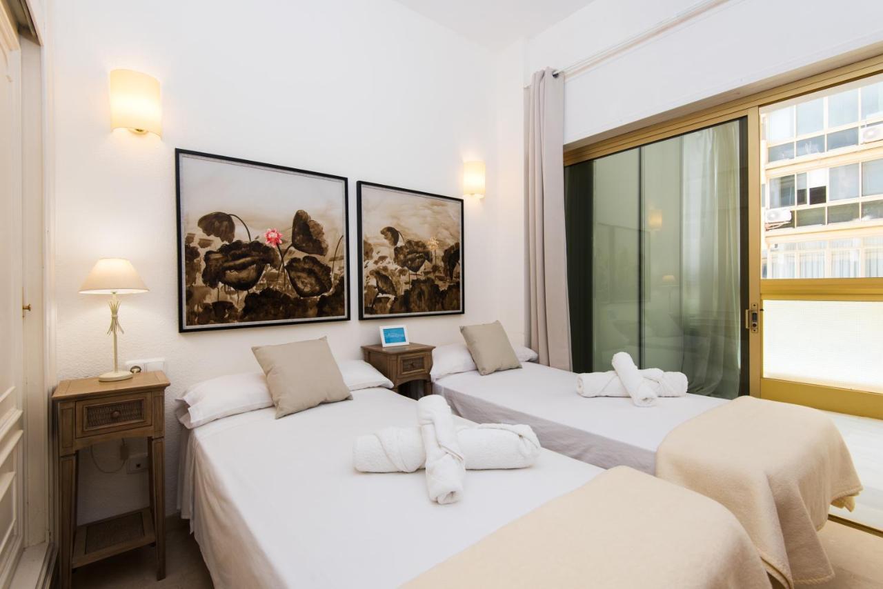 RentAndHomes Beachfront Marbella Center Exteriör bild