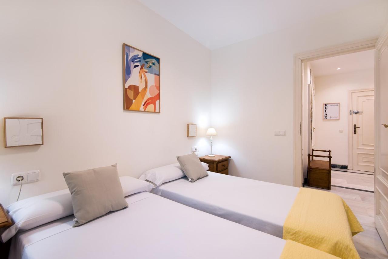 RentAndHomes Beachfront Marbella Center Exteriör bild