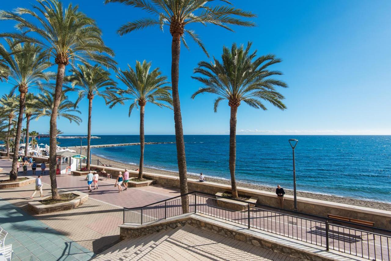 RentAndHomes Beachfront Marbella Center Exteriör bild