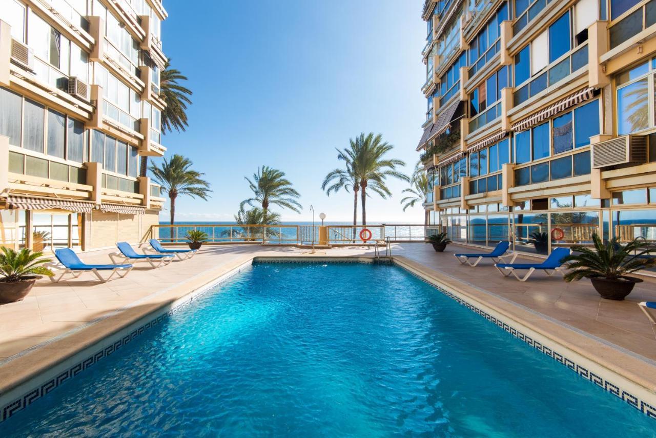 RentAndHomes Beachfront Marbella Center Exteriör bild