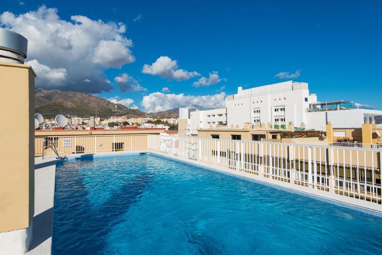 RentAndHomes Beachfront Marbella Center Exteriör bild
